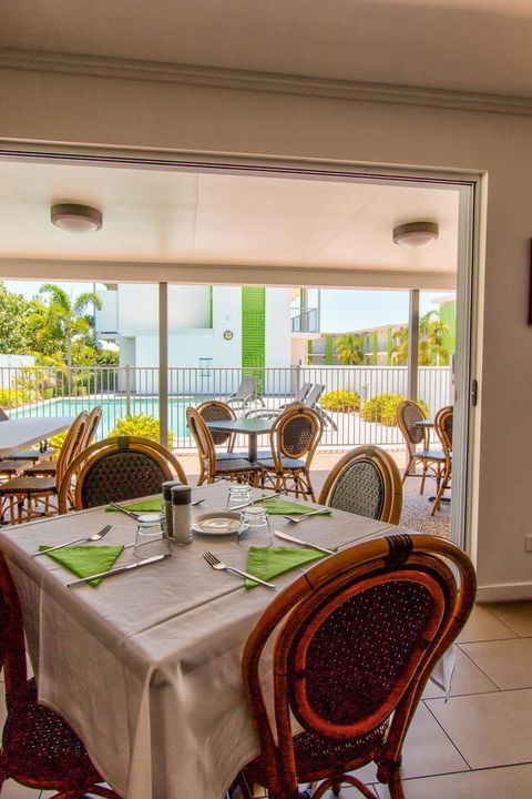 Mackay Oceanside Central Hotel Official - Accommodation Bookings 6