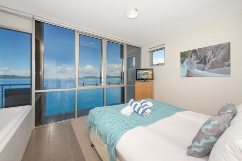 1 Bright Point Apartment 4501 - Accommodation Bookings 3