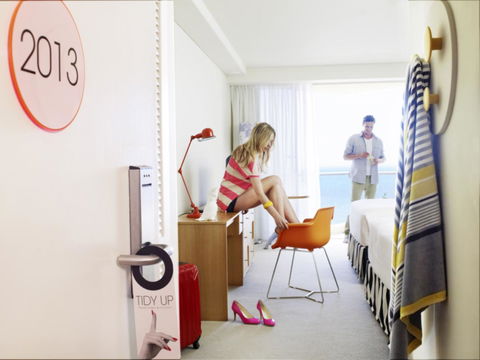 QT Gold Coast - Accommodation Bookings 38