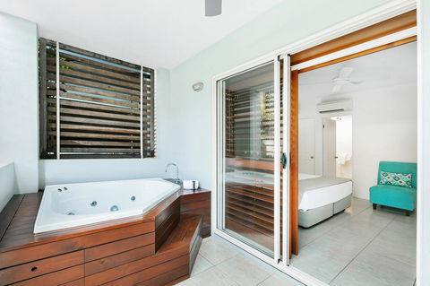 Mantra Aqueous On Port - Accommodation Bookings 9