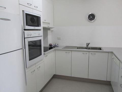Le Beach Apartments - Accommodation Bookings 13