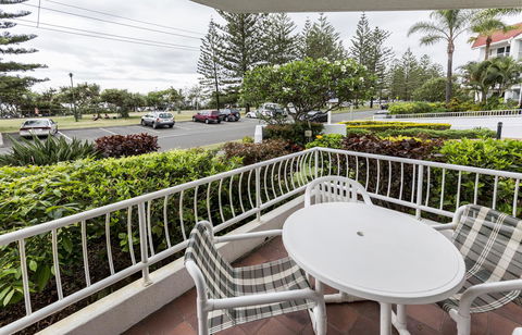 Le Beach Apartments - Accommodation Bookings 6