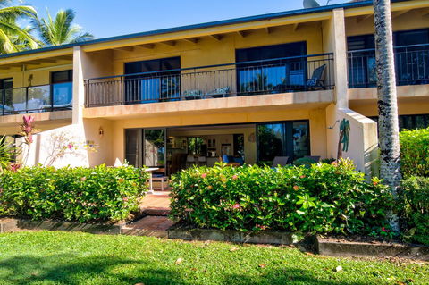 Number 2 On The Beach | Beautiful Beachfront Villa - Accommodation Bookings 21