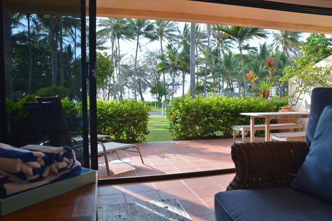 Number 2 On The Beach | Beautiful Beachfront Villa - Accommodation Bookings 1