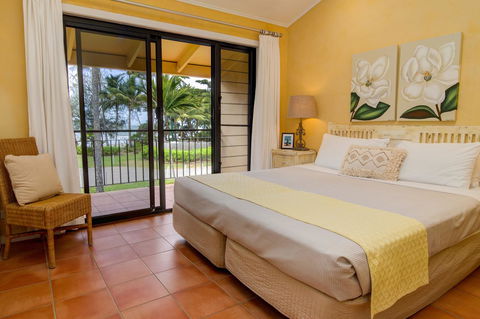 Number 2 On The Beach | Beautiful Beachfront Villa - Accommodation Bookings 15