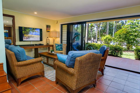 Number 2 On The Beach | Beautiful Beachfront Villa - Accommodation Bookings 3