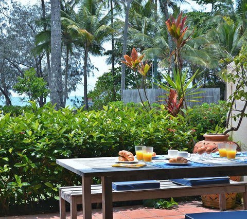 Number 2 On The Beach | Beautiful Beachfront Villa - Accommodation Bookings 0