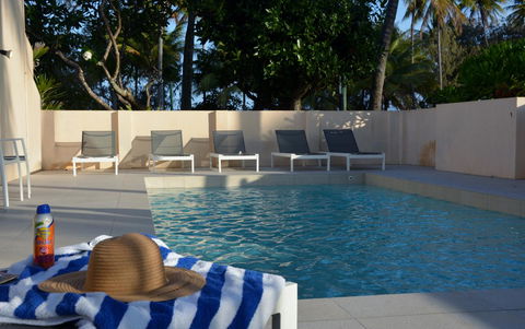 Number 2 On The Beach | Beautiful Beachfront Villa - Accommodation Bookings 2