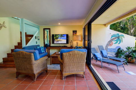 Number 2 On The Beach | Beautiful Beachfront Villa - Accommodation Bookings 4