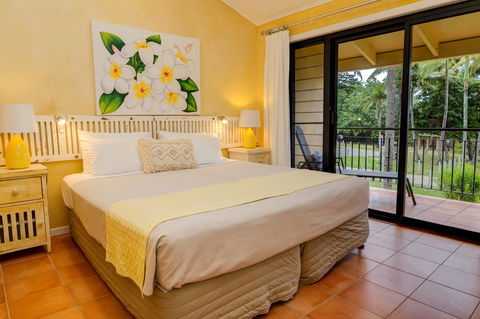 Number 2 On The Beach | Beautiful Beachfront Villa - Accommodation Bookings 14
