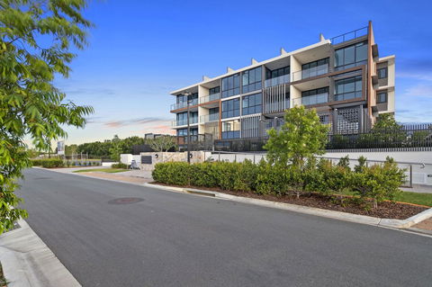 The Residences At The Peninsula - Accommodation Bookings 9