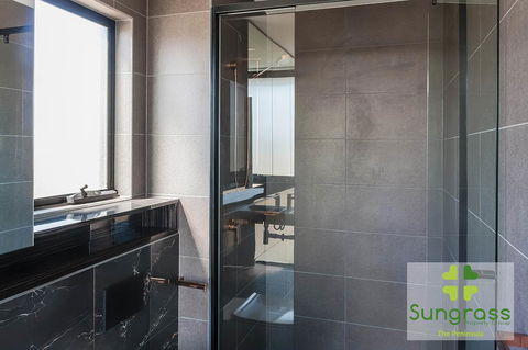 The Residences At The Peninsula - Accommodation Bookings 32