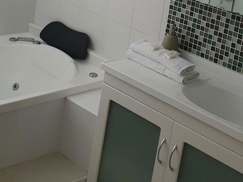 Oceania On Burleigh Beach - Accommodation Bookings 17