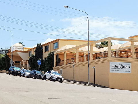 The Robert Towns - Accommodation Bookings 12