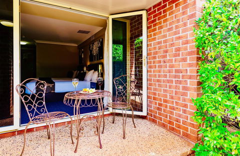 Ambassador On Ruthven - Accommodation Bookings 17