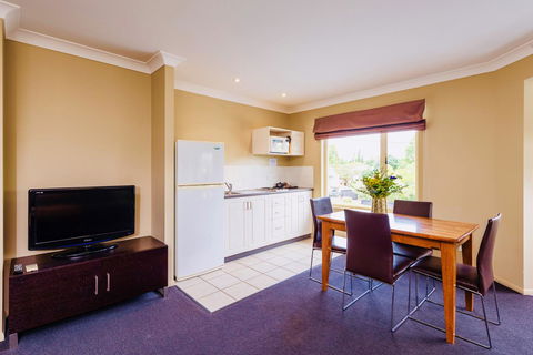 Ambassador On Ruthven - Accommodation Bookings 27