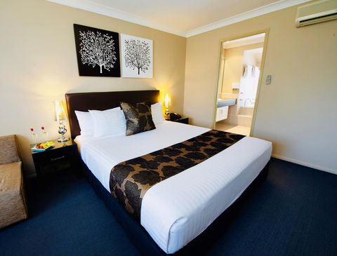 Ambassador On Ruthven - Accommodation Bookings 2