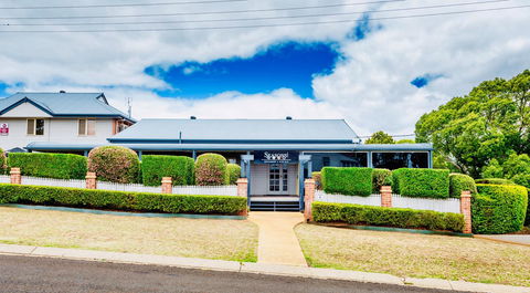 Ambassador On Ruthven - Accommodation Bookings 33