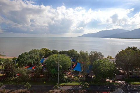 Waters Edge Apartment Cairns - Accommodation Bookings 11
