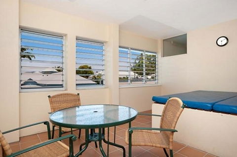 The Newport On Macrossan - Adults Only - Accommodation Bookings 9
