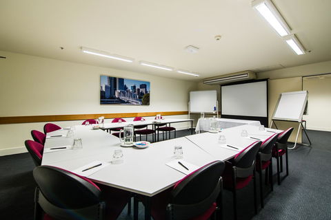 George Williams Hotel - Accommodation Bookings 22