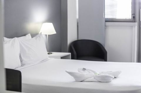 George Williams Hotel - Accommodation Bookings 13