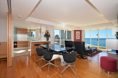 Moroccan Resort - HR Surfers Paradise - Accommodation Bookings 24