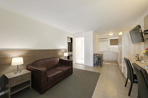 Smart Motels Bert Hinkler - Accommodation Bookings 32