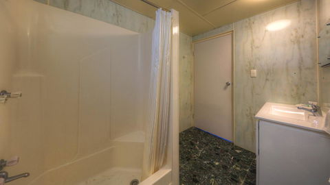 The Park Motel - Accommodation Bookings 32