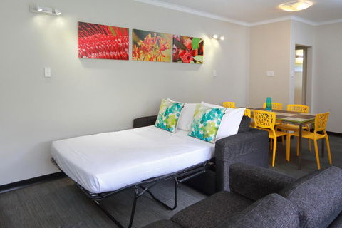 Palm Beach Hotel - Accommodation Bookings 22