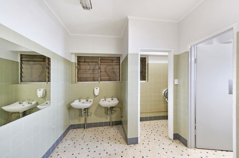 Palm Beach Hotel - Accommodation Bookings 24