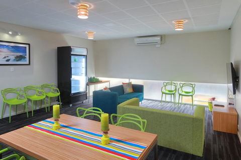 Palm Beach Hotel - Accommodation Bookings 10