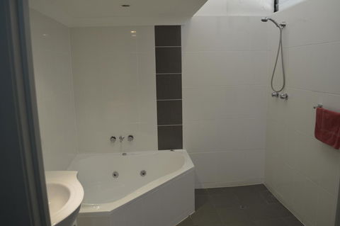 Kallangur Motel - Accommodation Bookings 33
