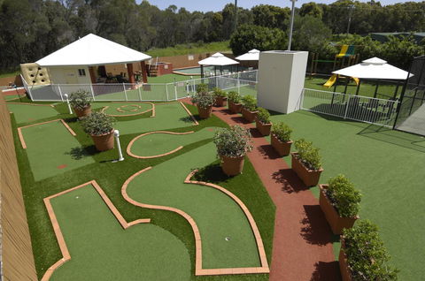 Fairways Golf & Beach Retreat Bribie Island - Accommodation Bookings 18