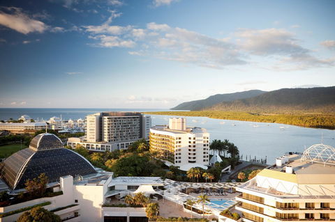 Pullman Cairns International - Accommodation Bookings 24