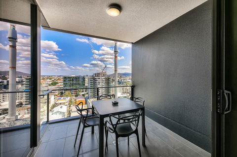 Opera Apartments South Brisbane - Accommodation Bookings 13