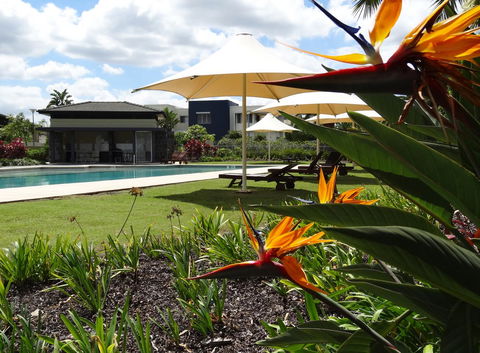 Waterfront Resort Villa With Buggy - Accommodation Bookings 24