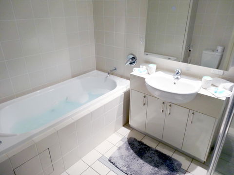 Waterfront Resort Villa With Buggy - Accommodation Bookings 10