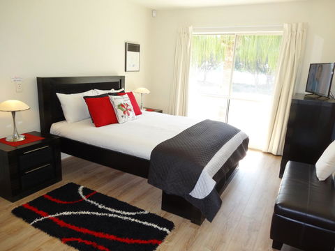 Waterfront Resort Villa With Buggy - Accommodation Bookings 9