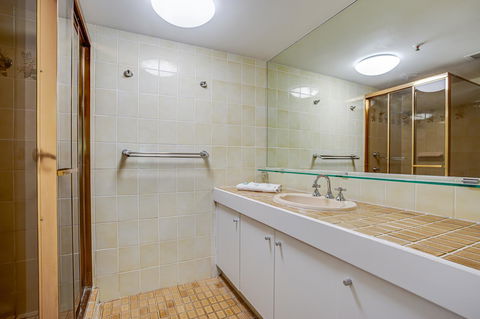 Gemini Court Holiday Apartments - Accommodation Bookings 8