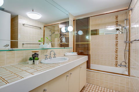 Gemini Court Holiday Apartments - Accommodation Bookings 11