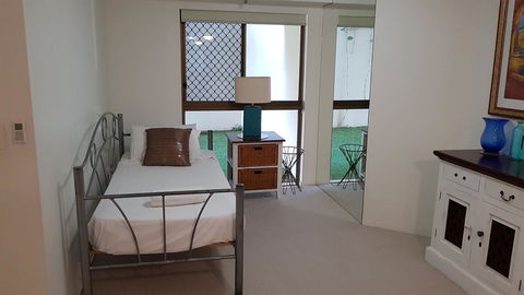 Gemini Court Holiday Apartments - Accommodation Bookings 14