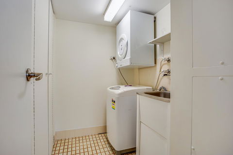 Gemini Court Holiday Apartments - Accommodation Bookings 6