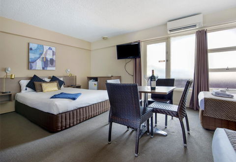 The Metropolitan Spring Hill - Accommodation Bookings 22