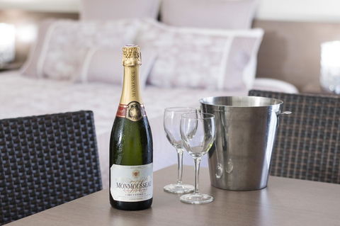 The Metropolitan Spring Hill - Accommodation Bookings 29