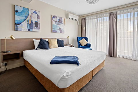 The Metropolitan Spring Hill - Accommodation Bookings 26