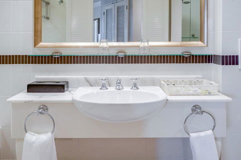 InterContinental Sanctuary Cove Resort, An IHG Hotel - Accommodation Bookings 12