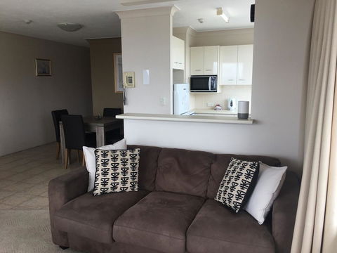 Burleigh Beach Tower - Accommodation Bookings 1