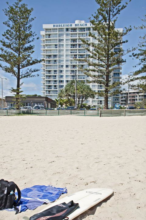 Burleigh Beach Tower - Accommodation Bookings 15