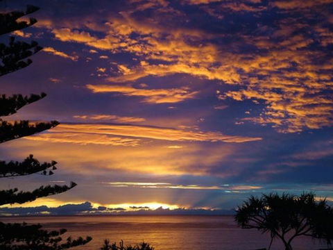 Burleigh Beach Tower - Accommodation Bookings 13